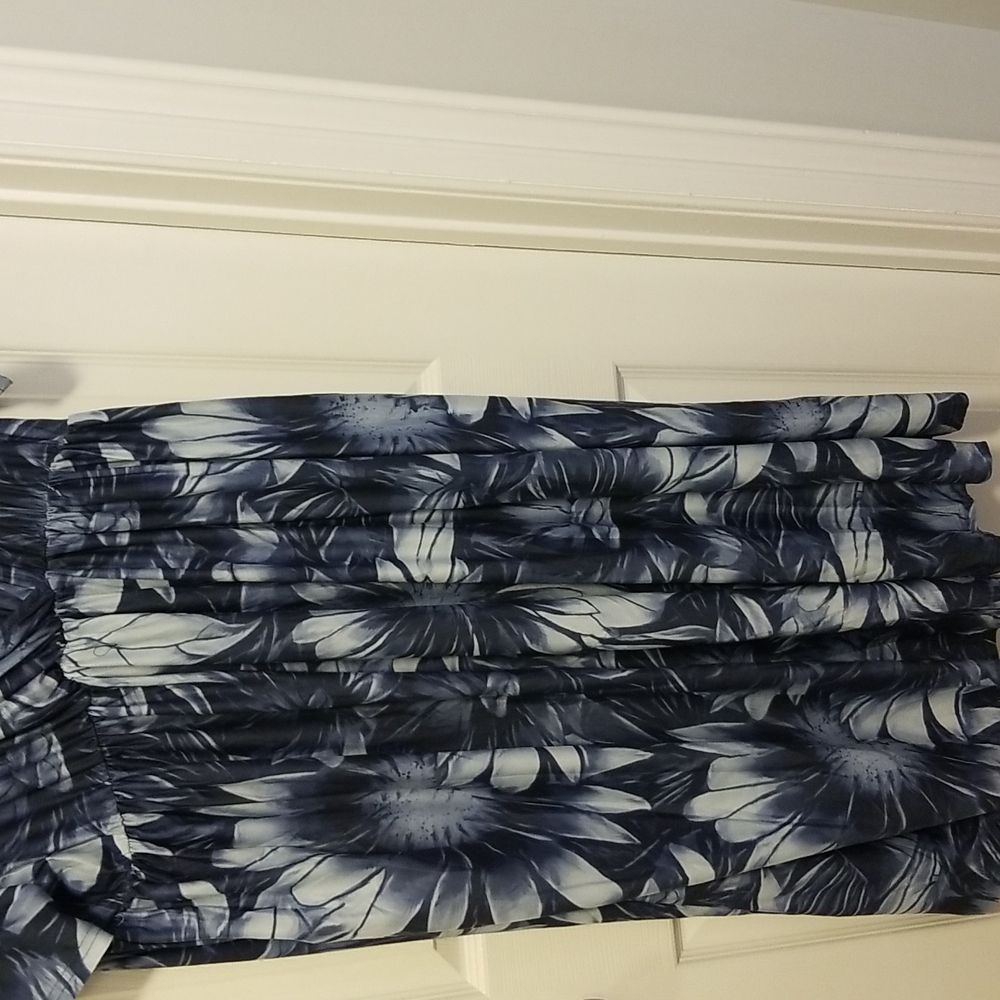 Beautiful Tea Length Dress - Picture 2 of 4